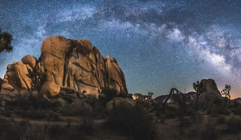 The Milky Way Arch above Joshua Tree national park